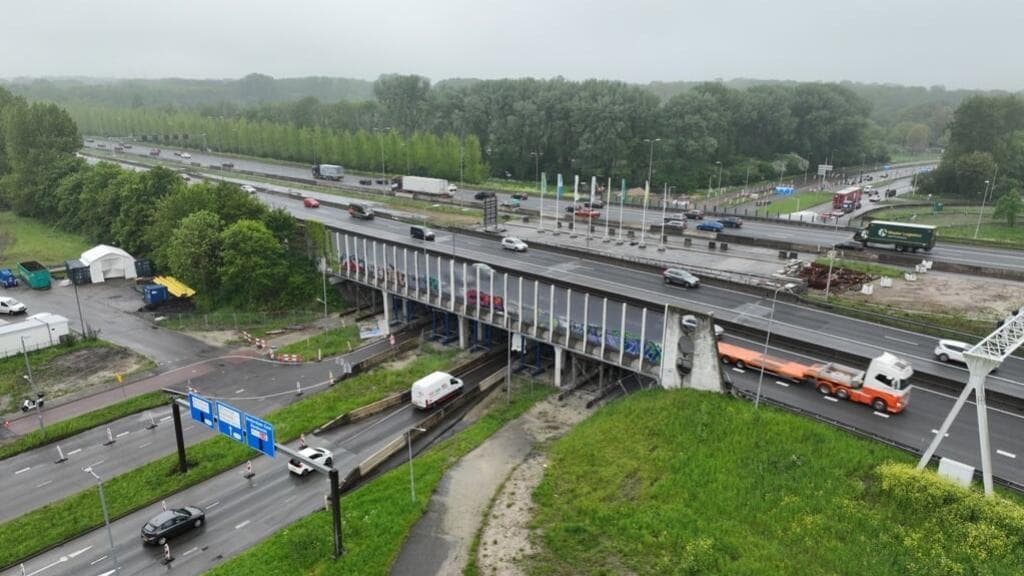 Viaduct over de Hoofdweg